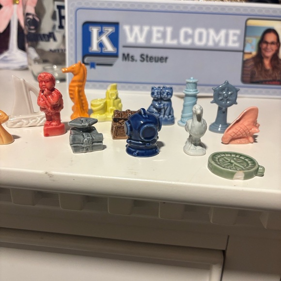 Collectors Item ~ 12 pieces Colorful Miniatures - Picture 5 of 5